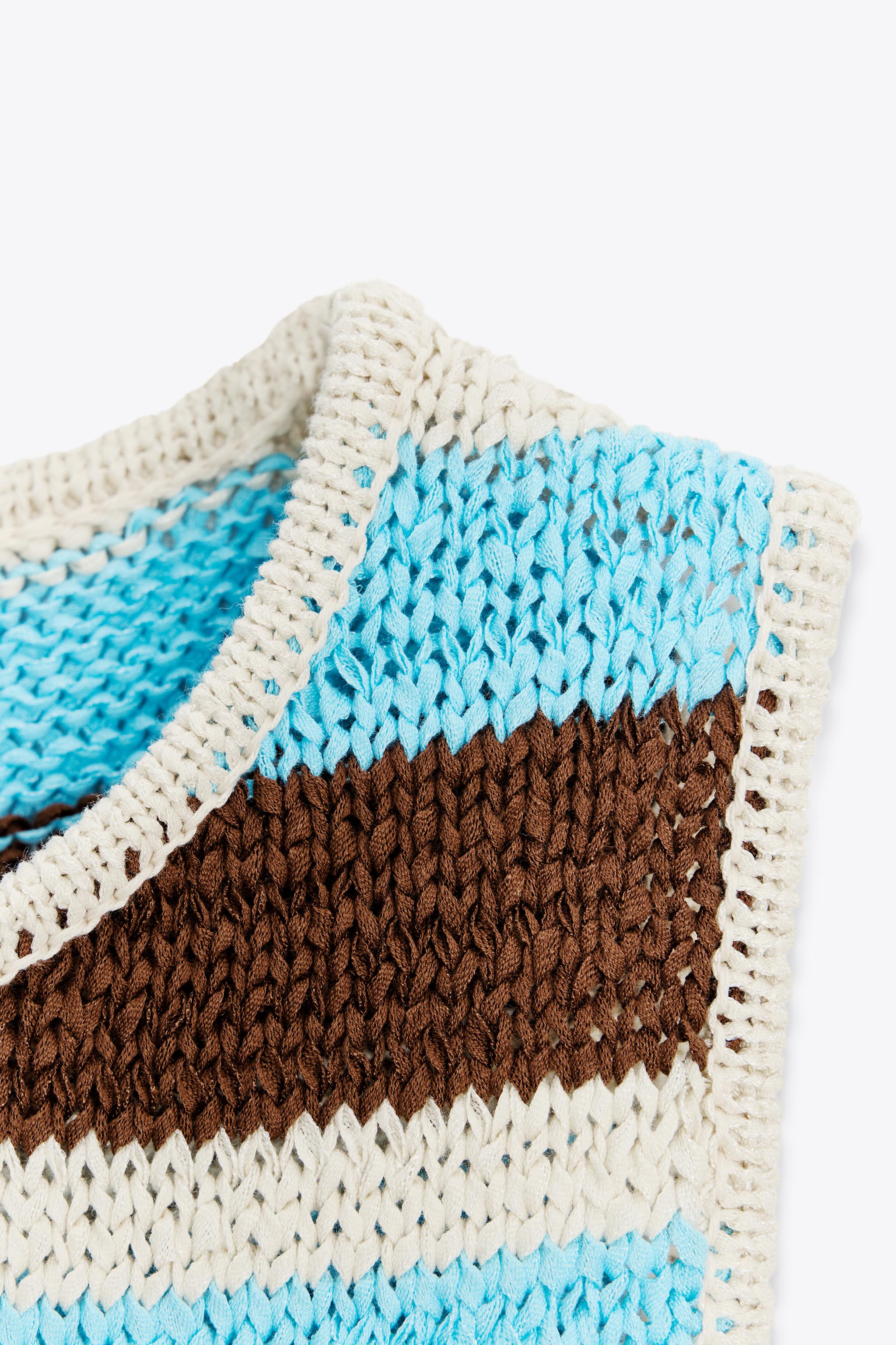 STRIPED KNIT RUFFLE TOP